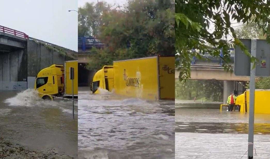 Camión de Correos inundado