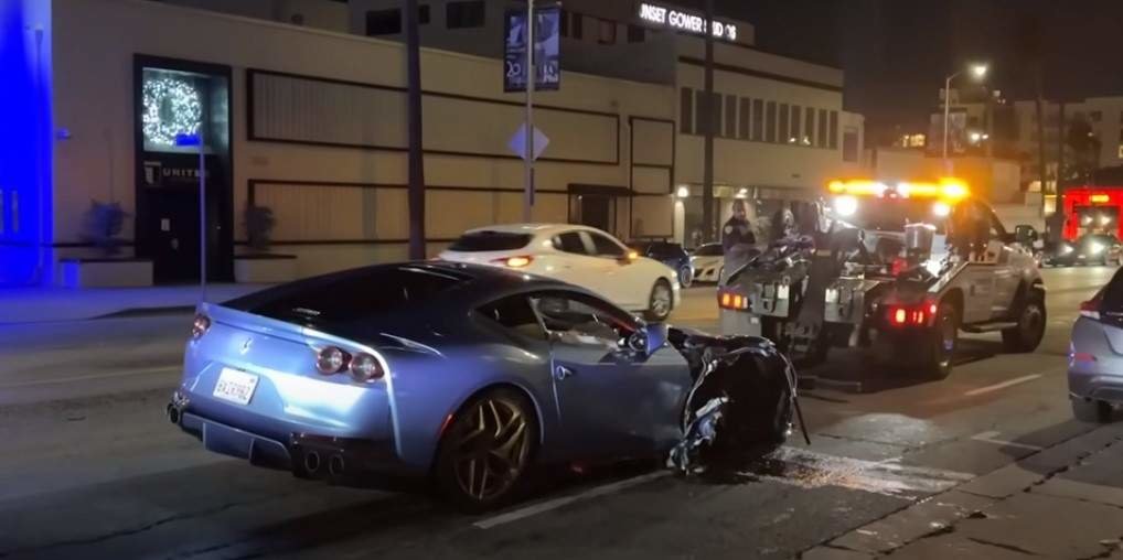 Accidenta su Ferrari
